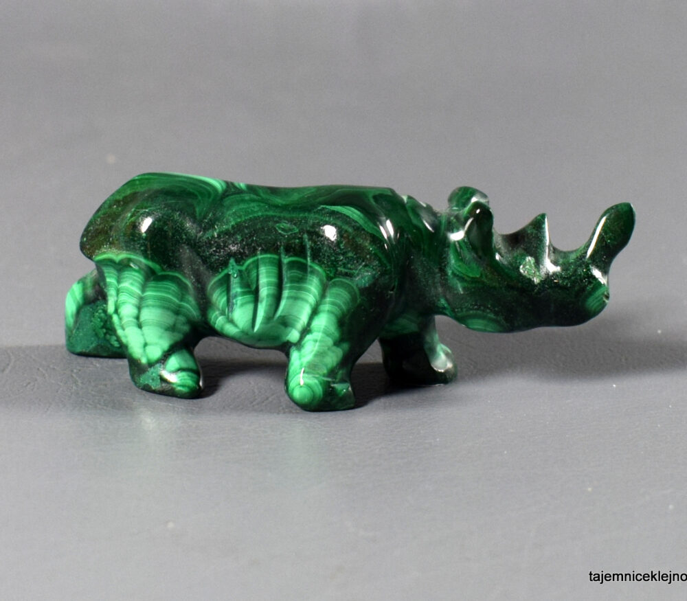 nosorożec, figurka z malachitu