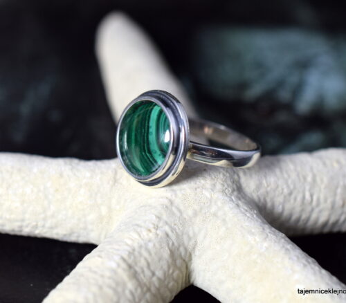 Srebrny pierścionek z malachitem JEDYNKA