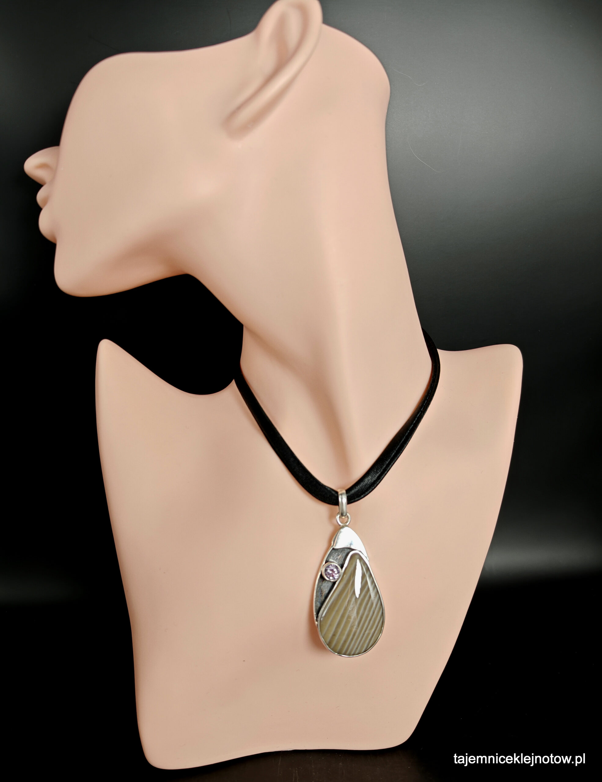 Wisior z krzemieniem pasiastym i AMETYSTEM