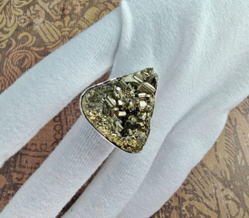 pierścionek srebrny z surowym pirytem regulowany rozmiar 16